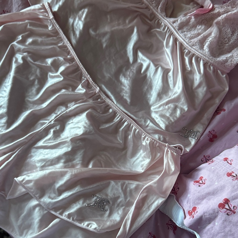 Juicy Couture Elegant Pink Satin Lingerie Sleepwear short Set Large NWOT Small - Picture 5 of 12